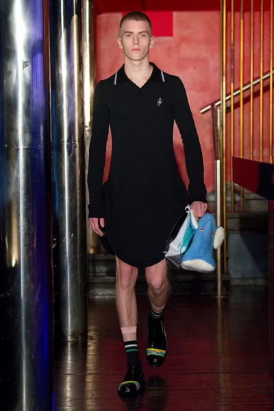 Look 3